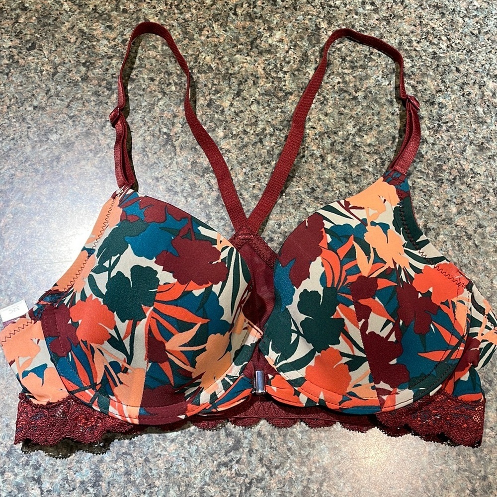Adore Me 32C underwire padded racerback bra with front closure